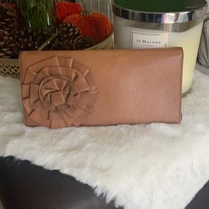 Tarnish Leather Clutch w/ Raised Flower